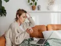 Czy pracodawca może skontrolować pracownika na L4 w weekend? Prawa i konsekwencje
