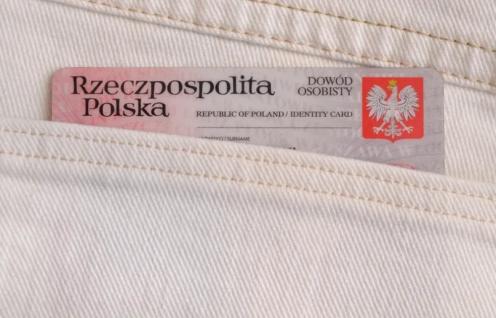 Czy pracownik poczty może żądać dowodu osobistego? Oto prawda o identyfikacji