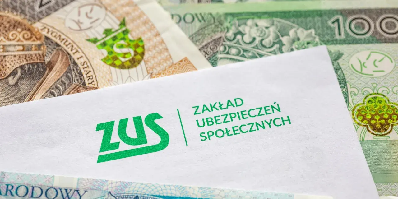 ZUS i polskie banknoty. Dokumenty związane z wypłatą świadczeń, gdy dwóch pracodawców musi zmierzyć się z kwestią zwolnienia lekarskiego.