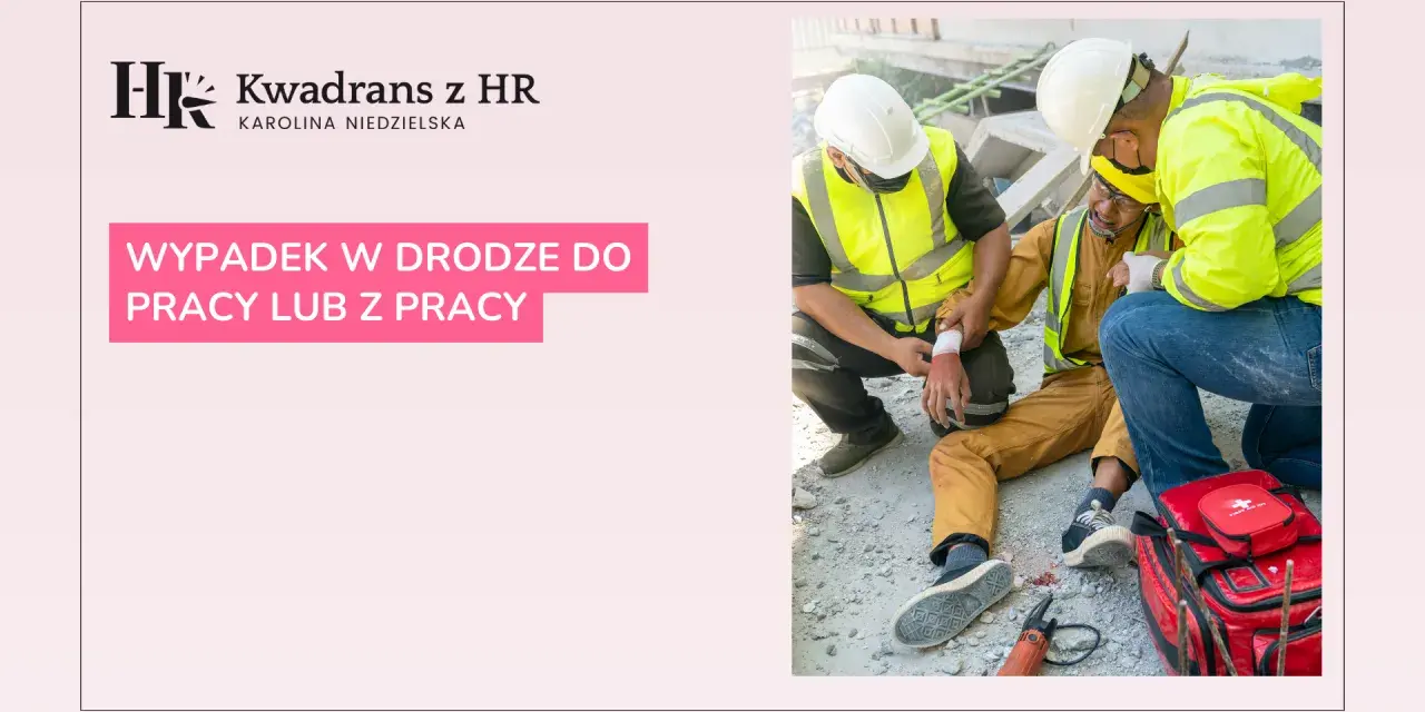Pomoc medyczna po wypadku przy pracy na zwolnieniu lekarskim. Dwóch pracowników w kamizelkach odblaskowych opatruje ranę na ręce kolegi.