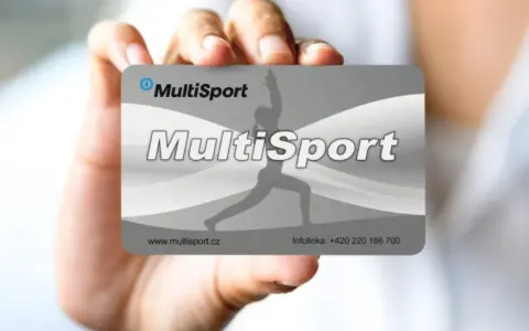 Karta MultiSport w dłoni. Czy na L4 można używać MultiSport? Sprawdź regulamin, by dowiedzieć się, czy karta jest aktywna.