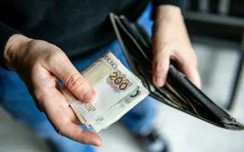 Kiedy ZUS płaci za L4? Poznaj ważne zasady i terminy wypłaty