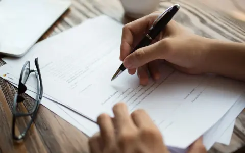 Jakie dane pracownika w umowie o pracę mogą ją unieważnić?