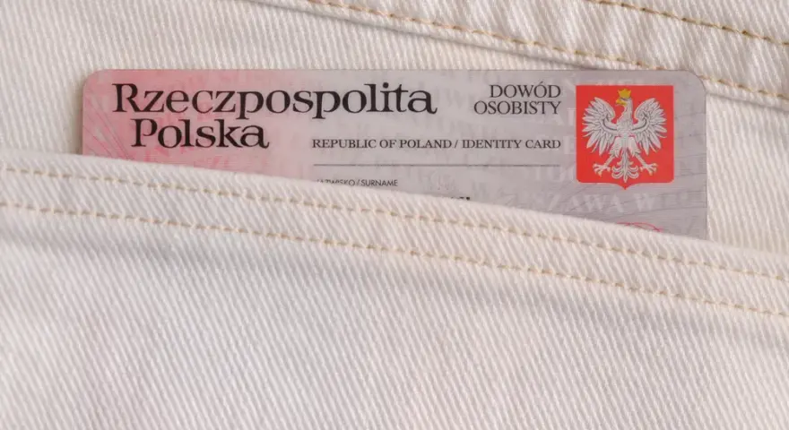 Czy pracownik poczty może żądać dowodu osobistego? Oto prawda o identyfikacji